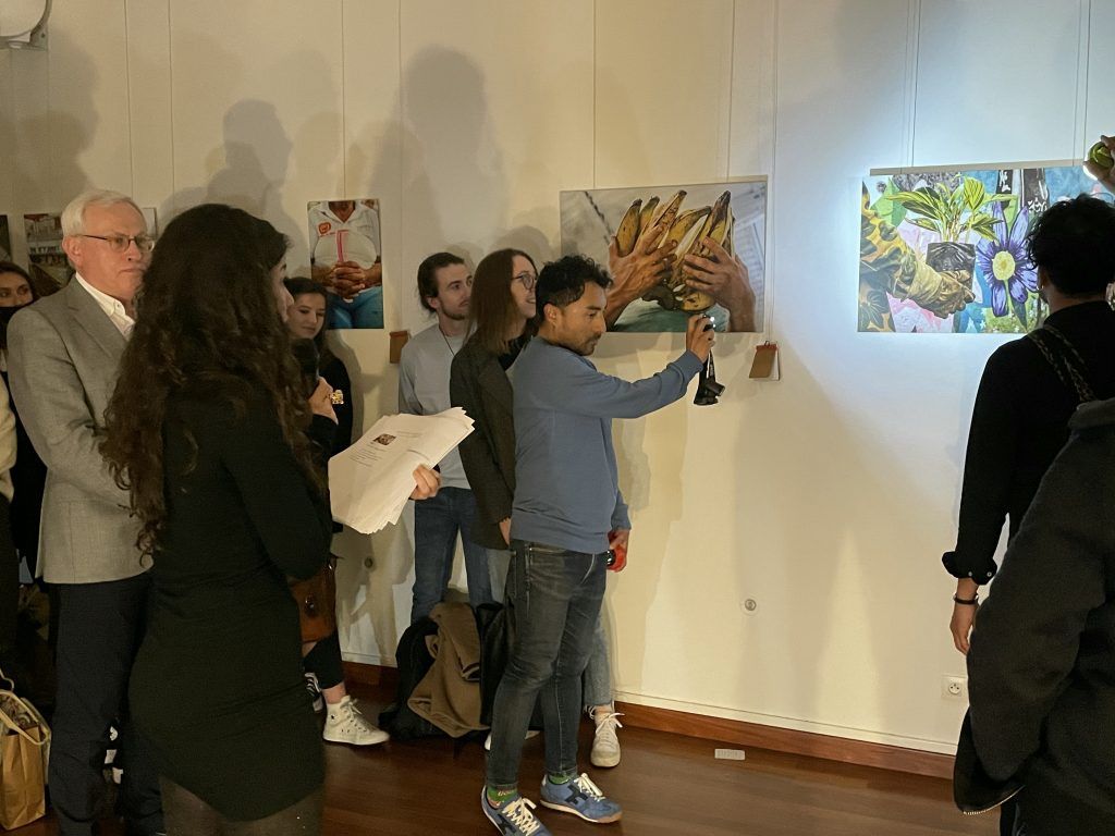 La bande son diffusée en début de soirée a été réalisée par Manuel Rangel, depuis la Colombie. La mise en scène a été pensée par Rodrigo Molina, depuis Toulouse.